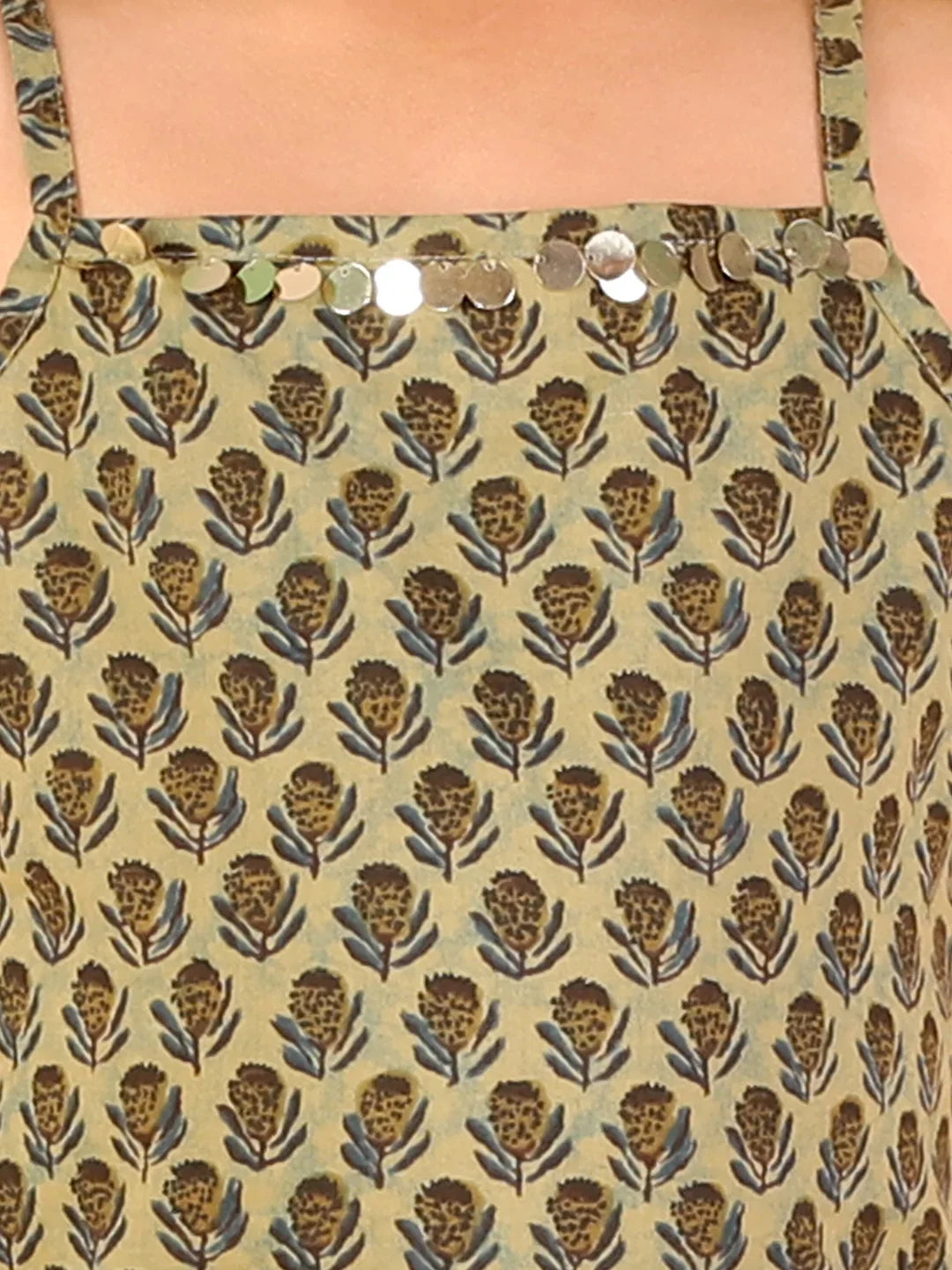 Girls Stylish Folklore Print Kurta With Sharara Set