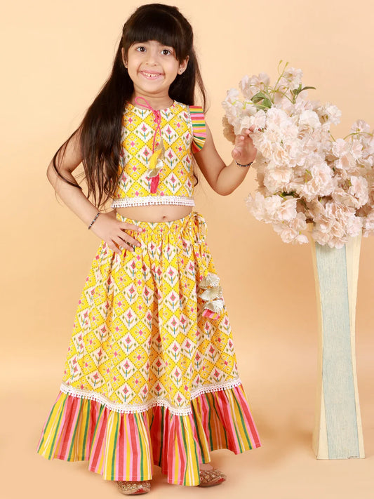 Girls Stylish Folklore Print Ghaghara Choli Set