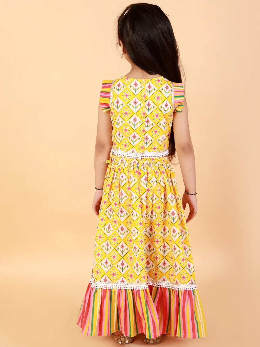 Girls Stylish Folklore Print Ghaghara Choli Set