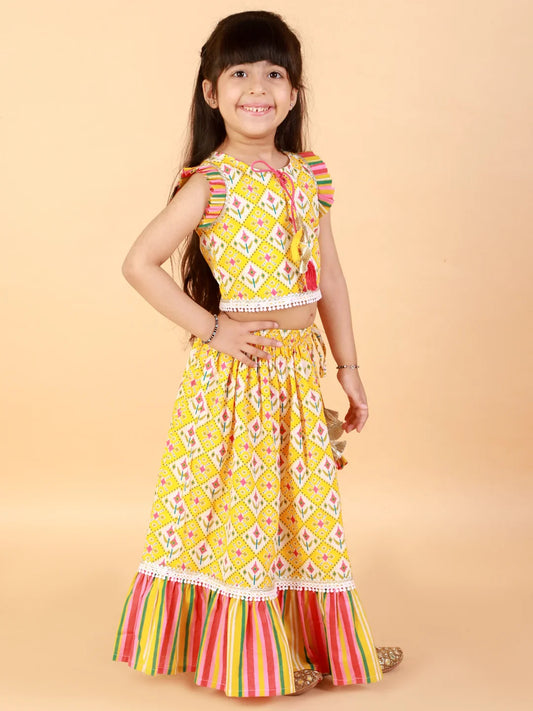Girls Stylish Folklore Print Ghaghara Choli Set