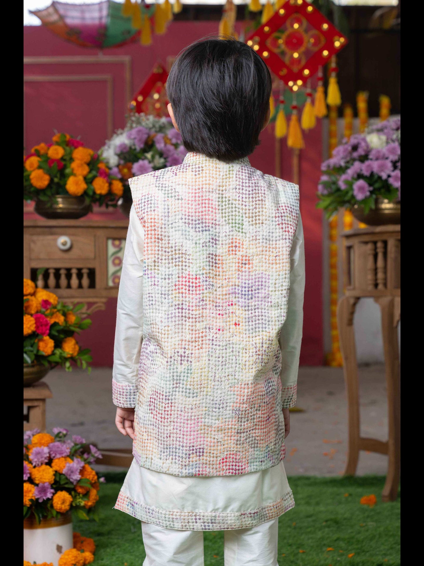 Elegant Cream Silk Kurta with Multi-Colored Textured Nehru Jacket and Matching Pants – Perfect for Weddings, Festive Celebrations, and Special Occasions