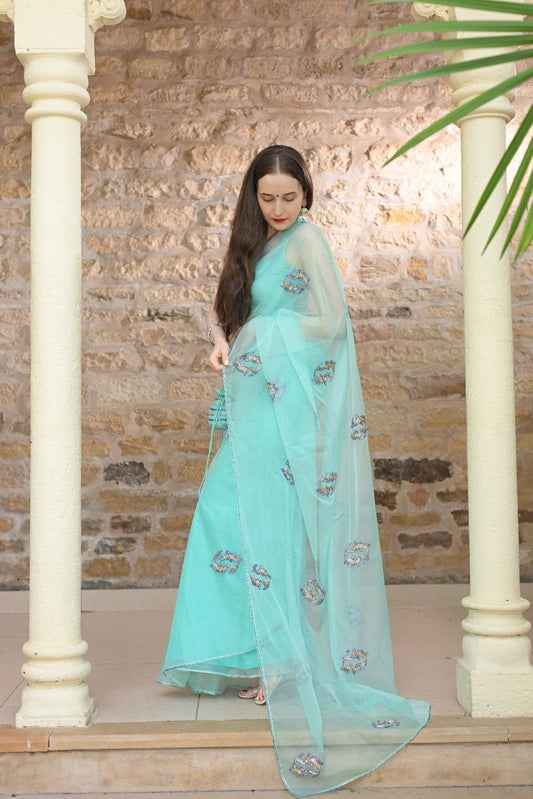 Pisces Saree – Ethereal Flow - Ensembles